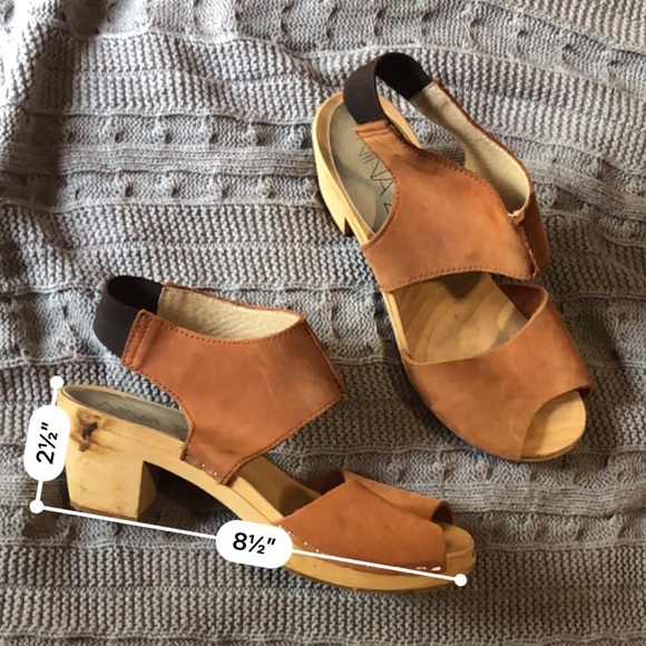 Gorgeous camel tan platform clog sandals - Picture 1 of 3